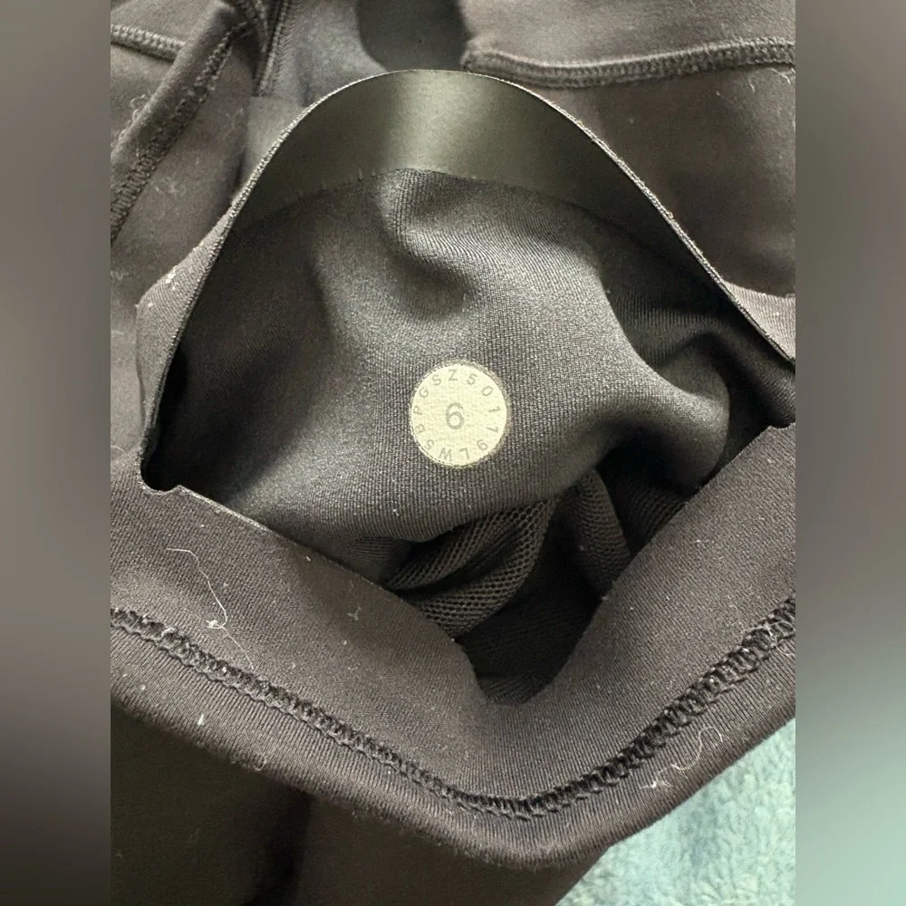 Lululemon Black High-Waisted Leggings Size 6